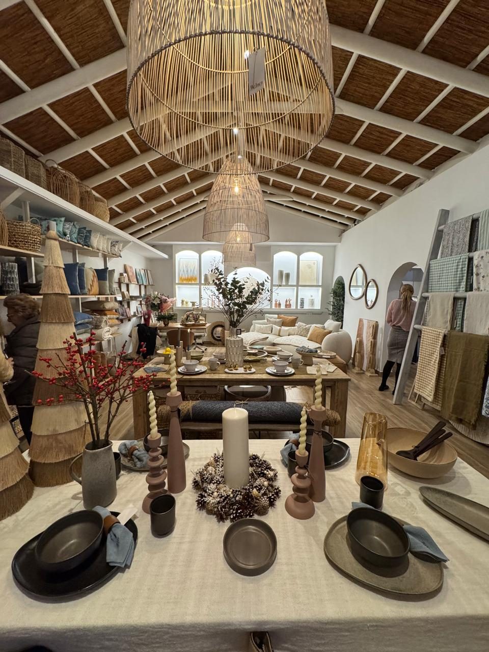 Showroom amplio de Weluca